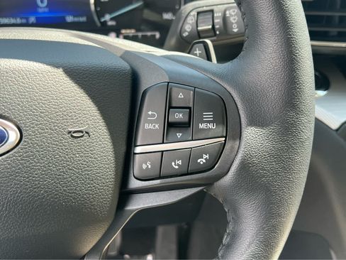 Used 2020 Ford Explorer XLT w/ Equipment Group 202A AWD/4WD image 33