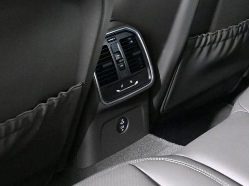 Certified 2026 Porsche Macan AWD/4WD image 20