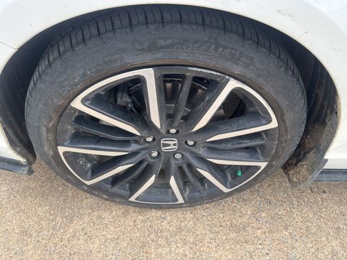 Used 2025 Honda Accord Touring image 9
