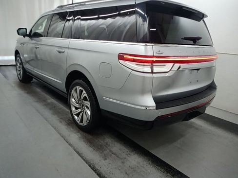 Used 2024 Lincoln Navigator L Reserve w/ Equipment Group 201A image 4
