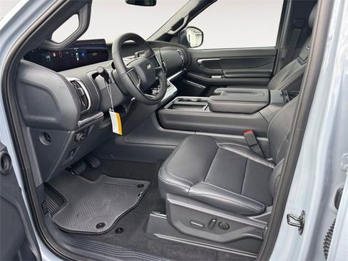 New 2025 Ford Expedition Max Platinum w/ Stealth Performance Package image 9