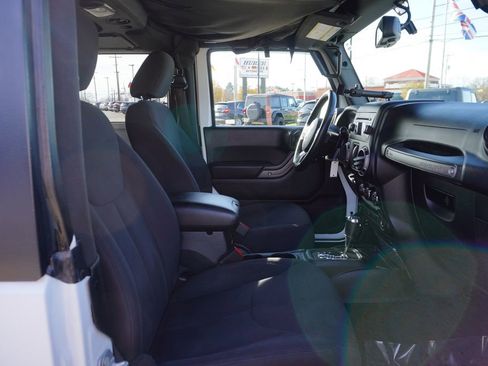 Used 2018 Jeep Wrangler Sport w/ Quick Order Package 24W image 28