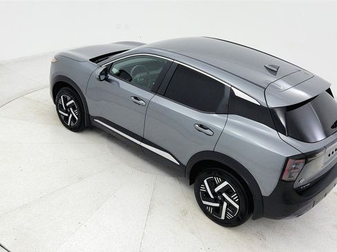 Used 2025 Nissan Kicks SV FWD image 34