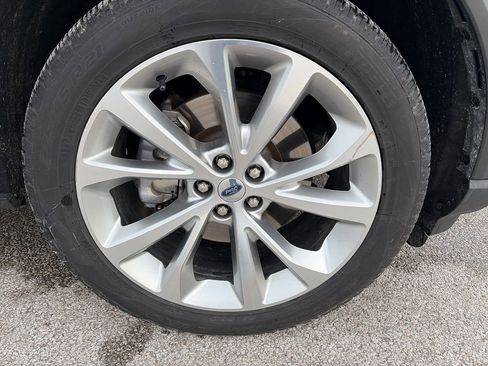 Used 2022 Ford Explorer Platinum image 9