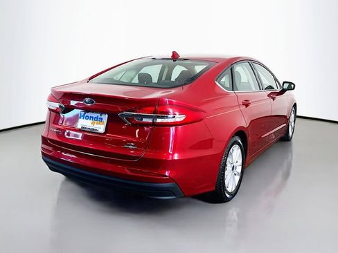 Used 2020 Ford Fusion SE image 9