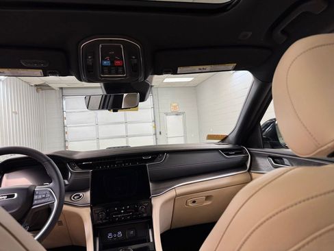 Used 2025 Jeep Grand Cherokee Limited 4xe w/ Luxury Tech Group II image 24