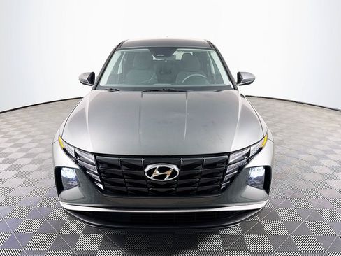Used 2023 Hyundai Tucson SE FWD image 2