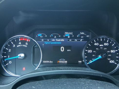 Used 2020 Ford F250 Platinum w/ FX4 Off-Road Package AWD/4WD image 18