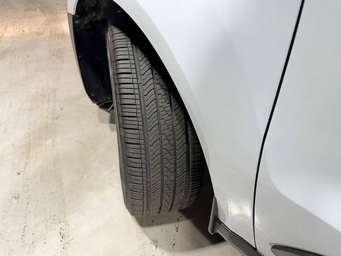 Used 2022 Ford Transit Connect XL image 3