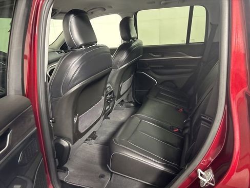 Used 2023 Jeep Grand Cherokee Limited AWD/4WD image 23