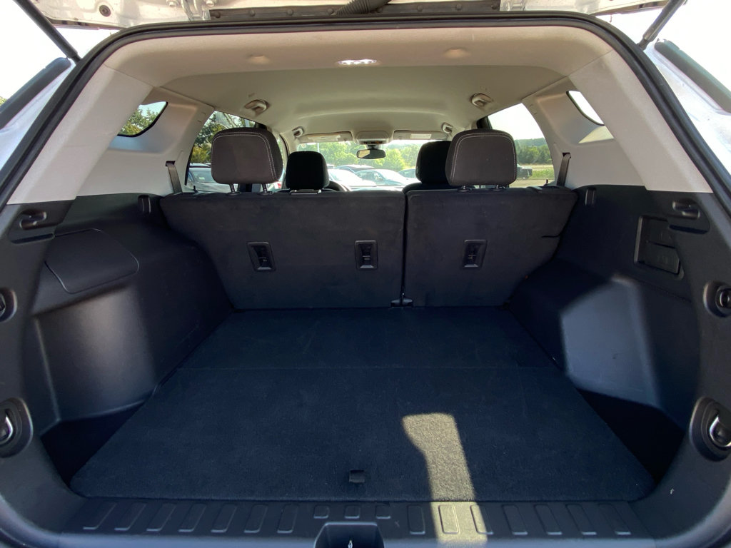Used 2024 GMC Terrain SLE AWD/4WD image 11