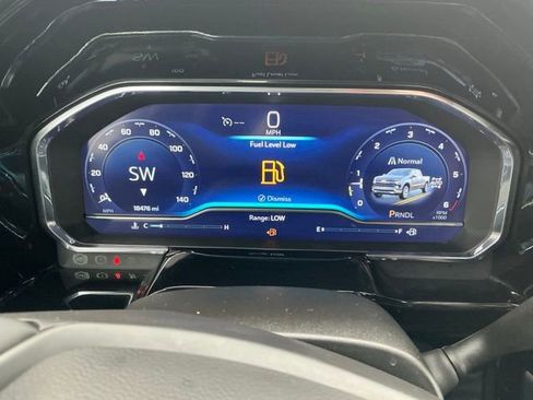 Used 2024 Chevrolet Silverado 1500 LT image 25