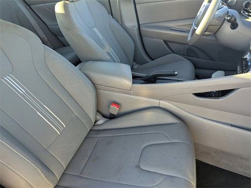 Used 2024 Hyundai Elantra SEL image 10
