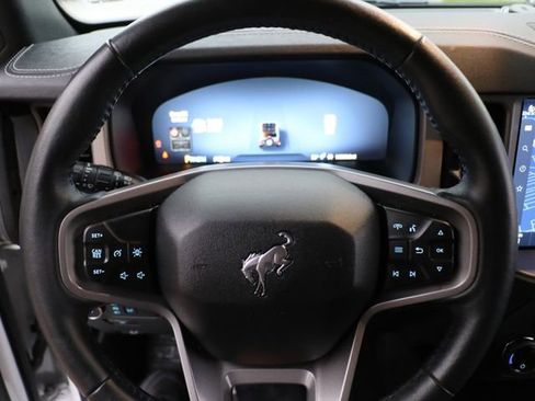 Used 2025 Ford Bronco Outer Banks AWD/4WD image 26