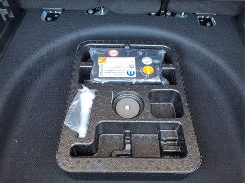 New 2026 Jeep Compass Limited image 32