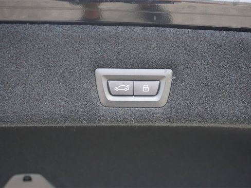 New 2025 BMW 740i w/ Executive Package image 26