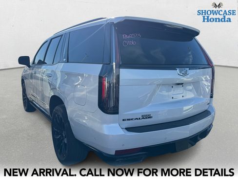 Used 2021 Cadillac Escalade Sport Platinum w/ LPO, ONYX Package image 4