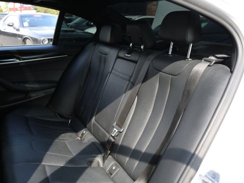 Used 2020 BMW 530i xDrive w/ Convenience Package image 39