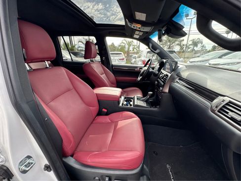 Used 2023 Lexus GX 460 Premium image 9