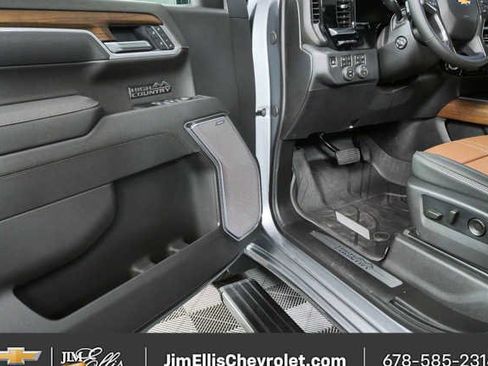 New 2026 Chevrolet Silverado 1500 High Country AWD/4WD image 8