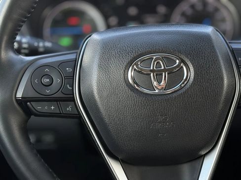 Used 2022 Toyota Venza Limited image 23