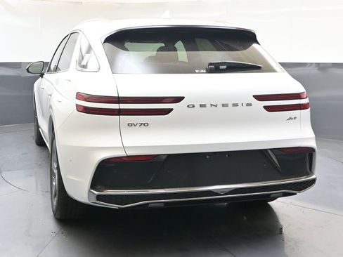 New 2026 Genesis GV70 2.5T Advanced image 4