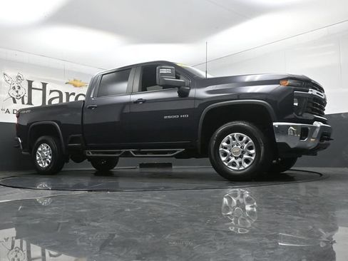 Used 2024 Chevrolet Silverado 2500 LT w/ Convenience Package AWD/4WD image 2