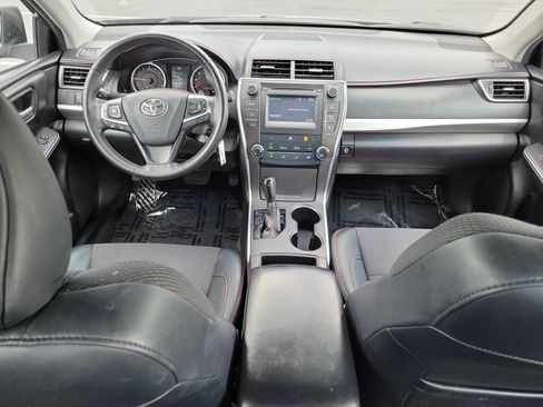 Used 2016 Toyota Camry SE FWD image 14