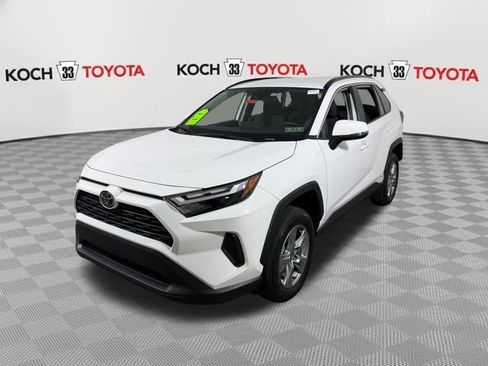 Used 2025 Toyota RAV4 XLE image 3