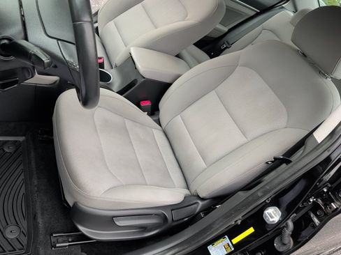 Used 2018 Hyundai Elantra Value Edition FWD image 34