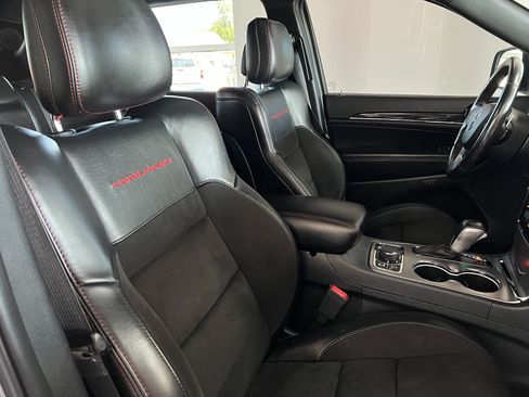 Used 2020 Jeep Grand Cherokee Trailhawk w/ Premium Lighting Group AWD/4WD image 28
