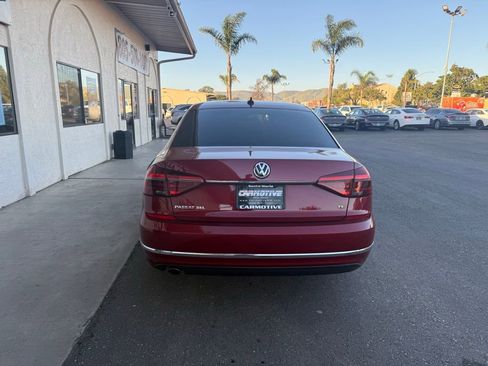 Used 2018 Volkswagen Passat 2.0T SEL Premium image 12