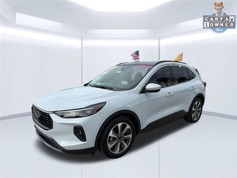 Certified 2025 Ford Escape Platinum w/ Premium Technology Package FWD image 3
