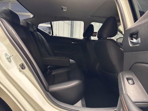 Used 2021 Nissan Altima 2.5 SR w/ SR Premium Package image 21