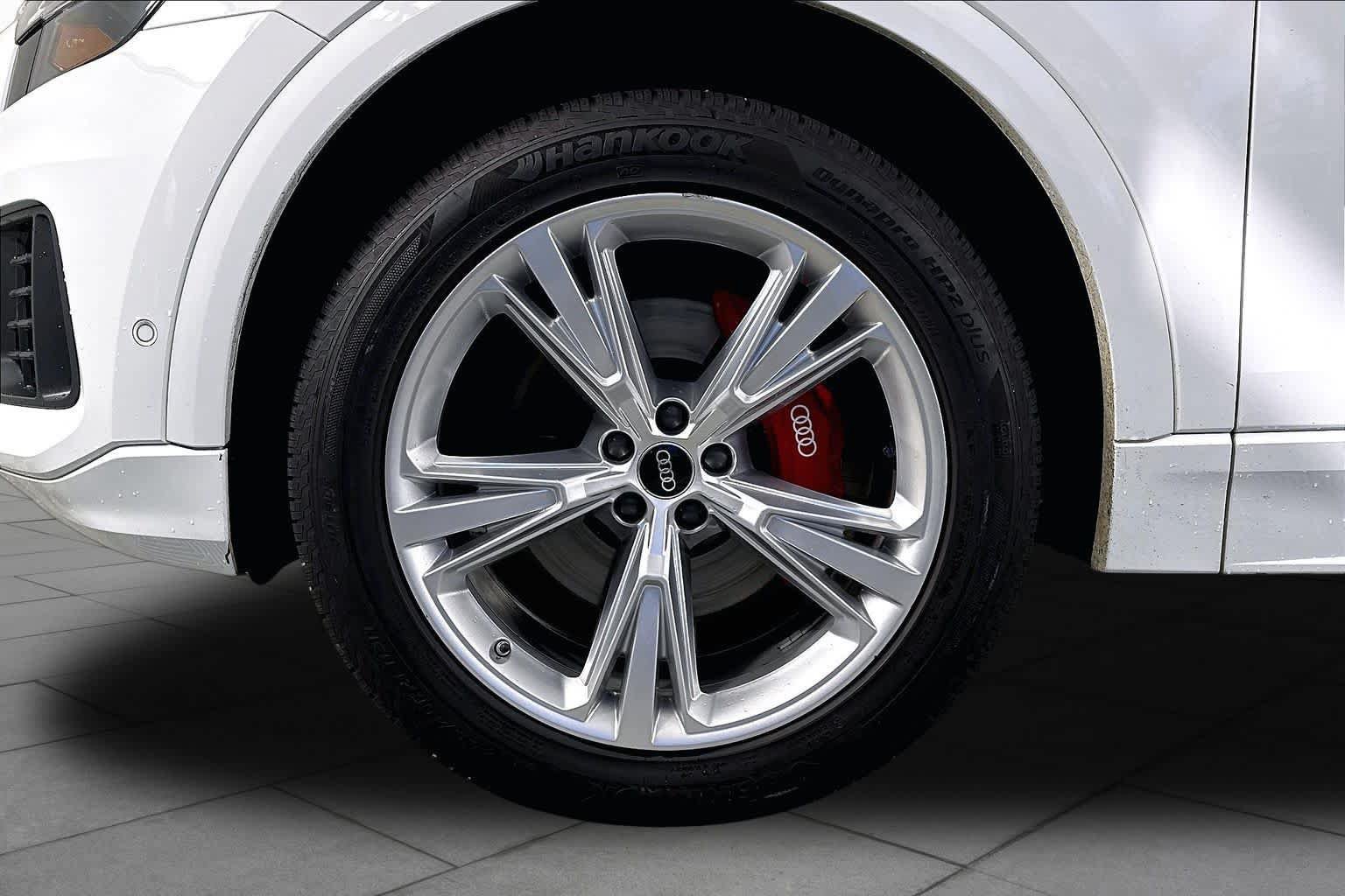 Used 2022 Audi Q8 Premium Plus AWD/4WD image 11