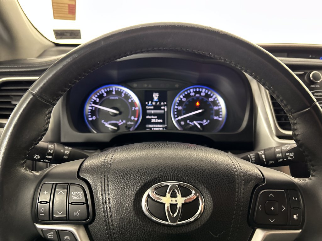 Used 2016 Toyota Highlander XLE AWD/4WD image 13