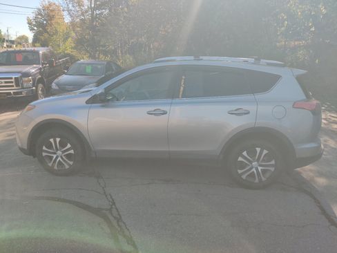 Used 2016 Toyota RAV4 LE image 3