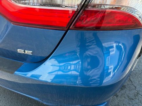 Used 2019 Toyota Camry SE w/ Convenience Package FWD image 3