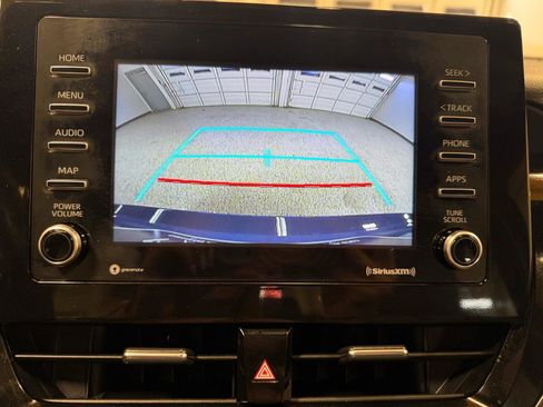 Used 2023 Toyota Camry SE image 19