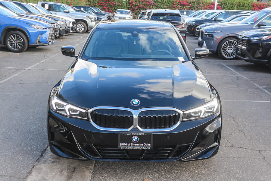 Used 2026 BMW 330i Sedan w/ Convenience Package RWD image 3