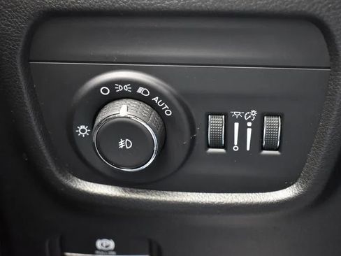 Used 2024 Jeep Grand Cherokee L Limited w/ Luxury Tech Group II image 24