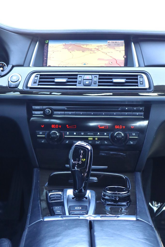 Used 2015 BMW 750Li RWD image 13
