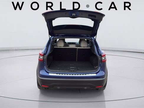 Used 2021 Nissan Rogue Sport SV image 18