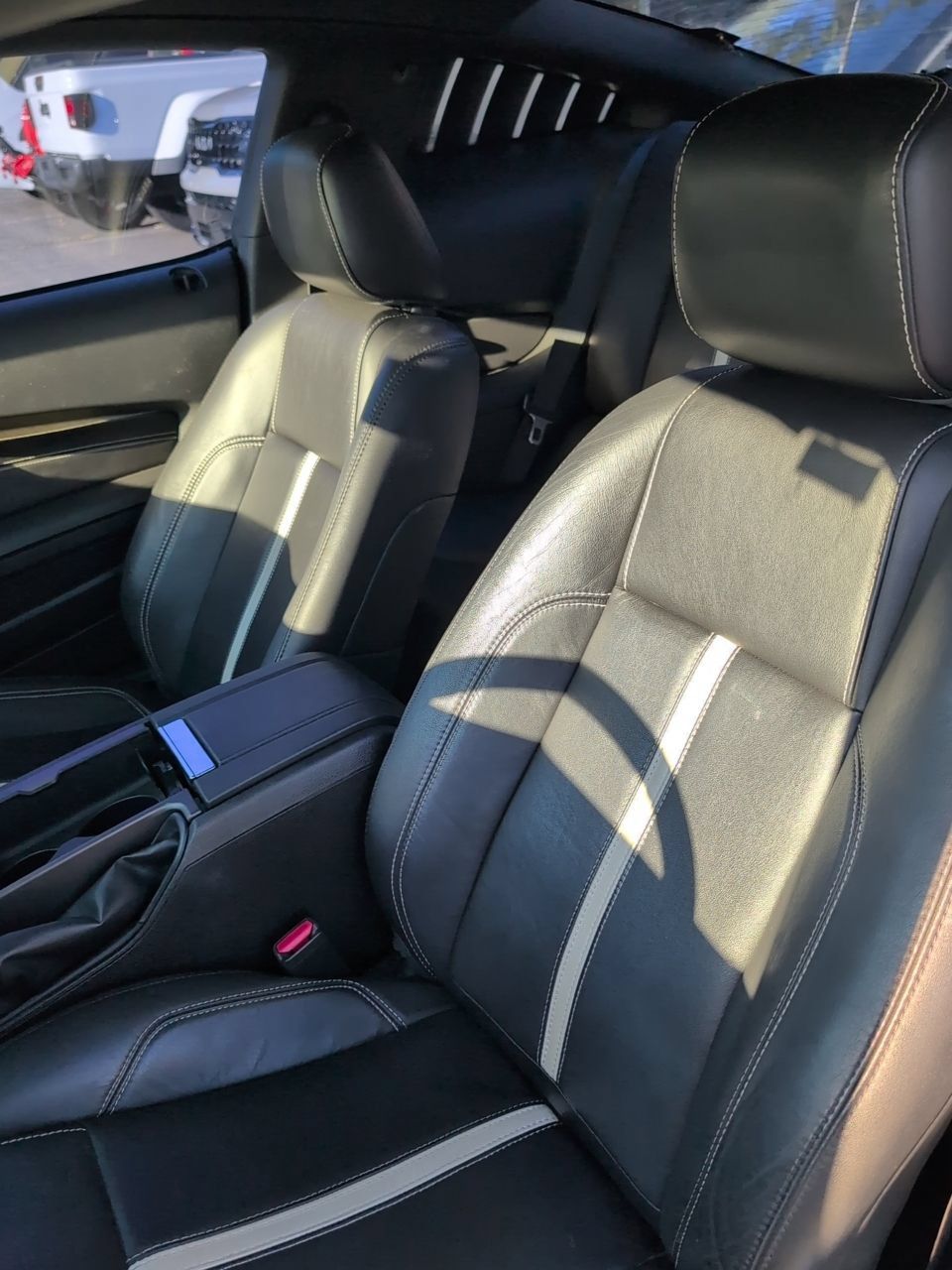 Used 2010 Ford Mustang GT Premium RWD image 16