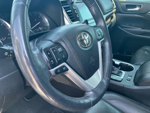 Used 2016 Toyota Highlander Limited Platinum AWD/4WD image 9