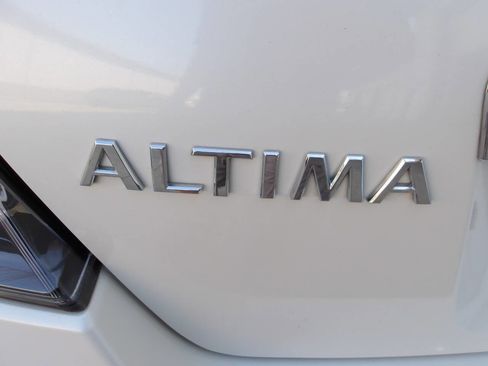 Used 2010 Nissan Altima 2.5 SL w/ SL Pkg FWD image 20