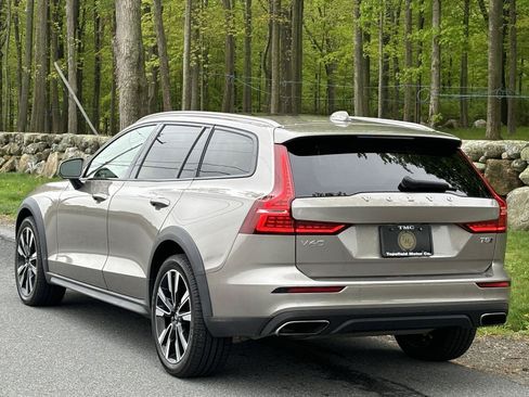 Used 2020 Volvo V60 T5 Cross Country AWD/4WD image 15