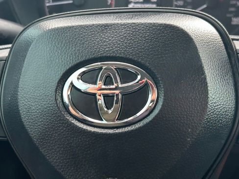 Used 2025 Toyota Corolla LE FWD image 32
