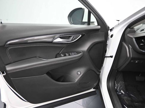 Used 2023 Buick Envision Preferred AWD/4WD image 11