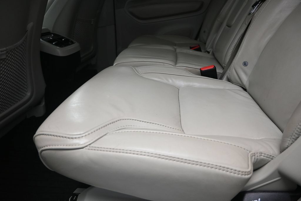 Used 2023 Volvo XC90 B6 Ultimate w/ Protection Package Premier AWD/4WD image 16